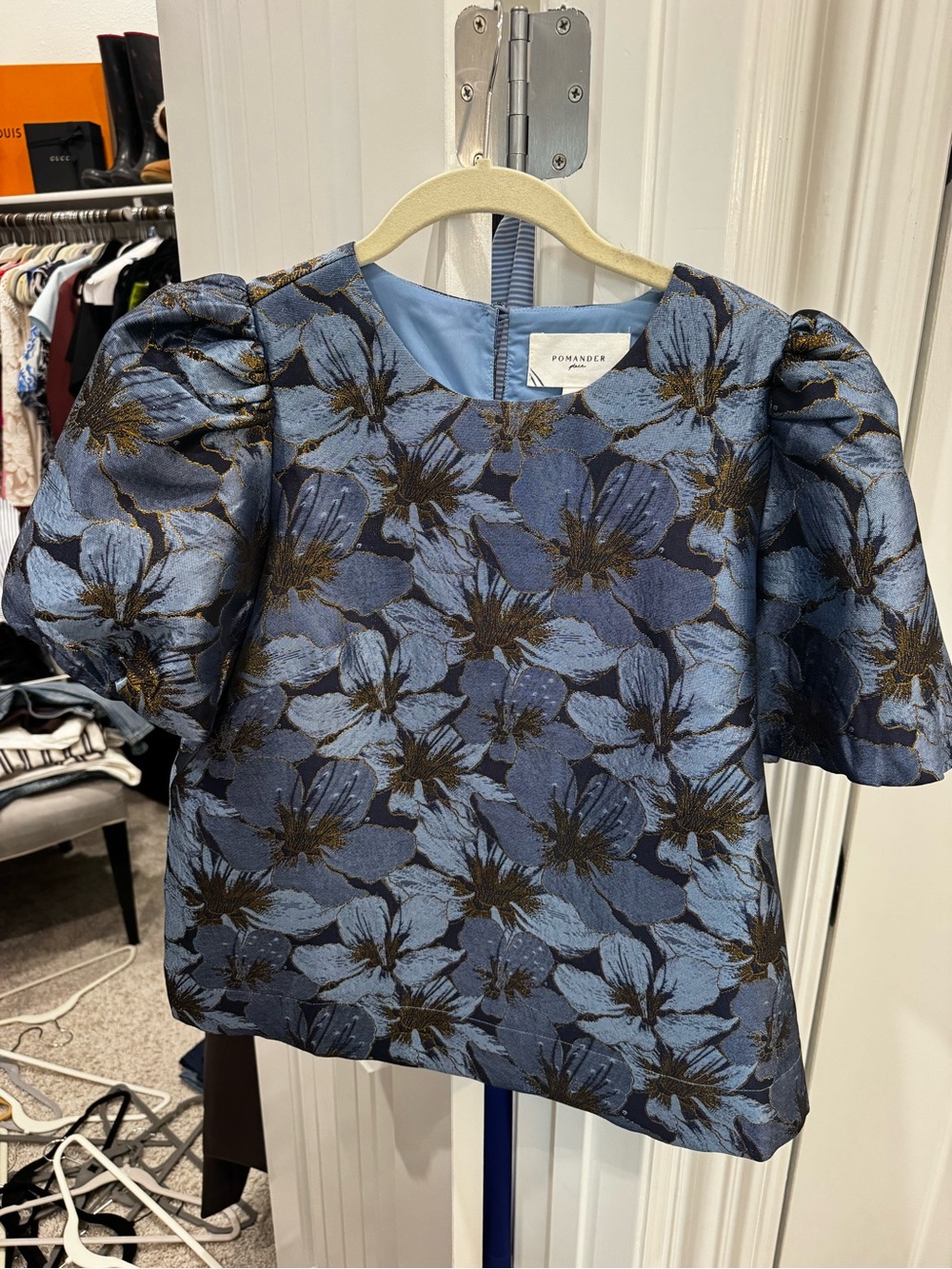 Tuckernuck Pomander palace Women’s Blue Floral Puff-Sleeve Blouse